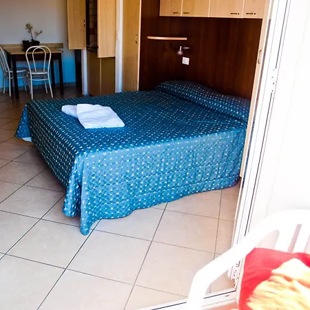 地中海公寓酒店 4*