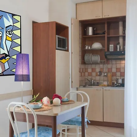 地中海公寓酒店 4*