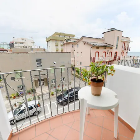 Mediterraneo アパートホテル リミニ