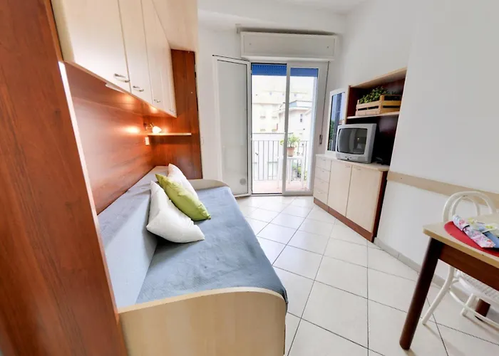 Mediterraneo 4* Римини