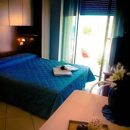 Ξενοδοχείο με διαμερίσματα Mediterraneo