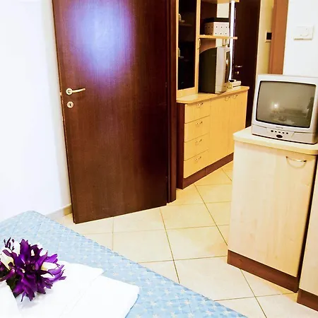 Ξενοδοχείο με διαμερίσματα Mediterraneo