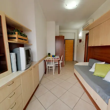 Mediterraneo Ξενοδοχείο με διαμερίσματα 4*